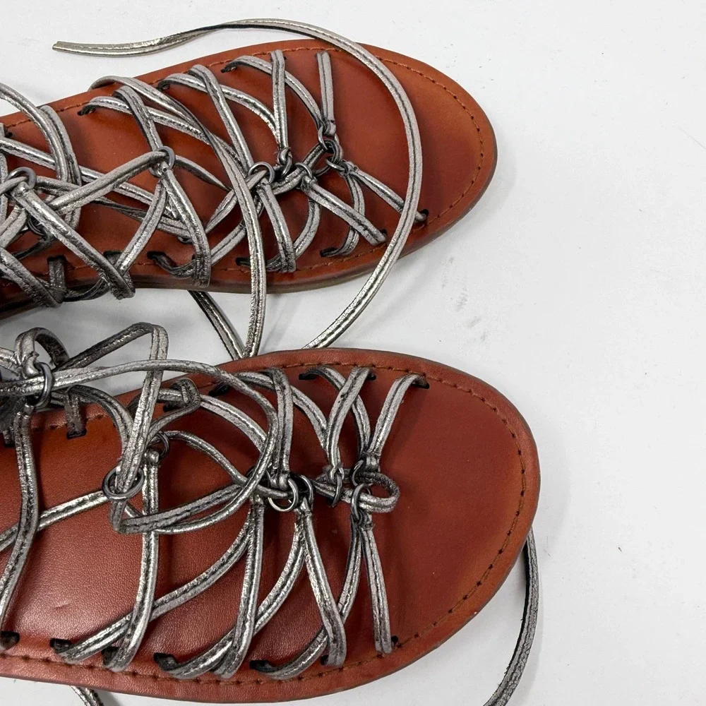 American Eagle Silver Metallic Gladiator Sandals Lace Up Back Zip Womens 7 Flat